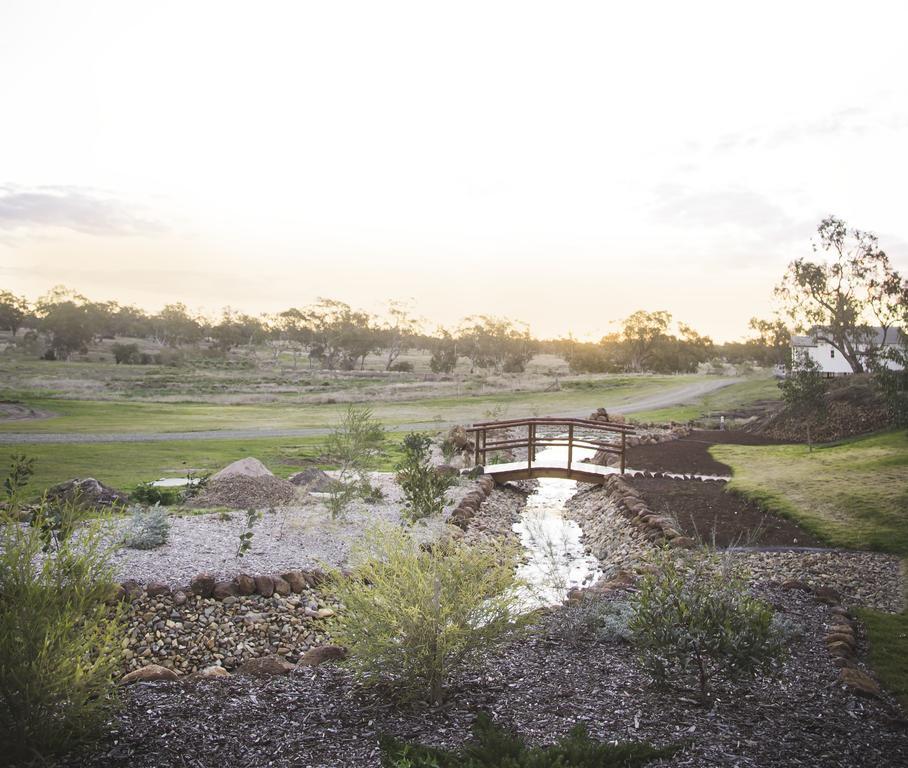 The Woolshed At Jondaryan Hotel Exterior photo